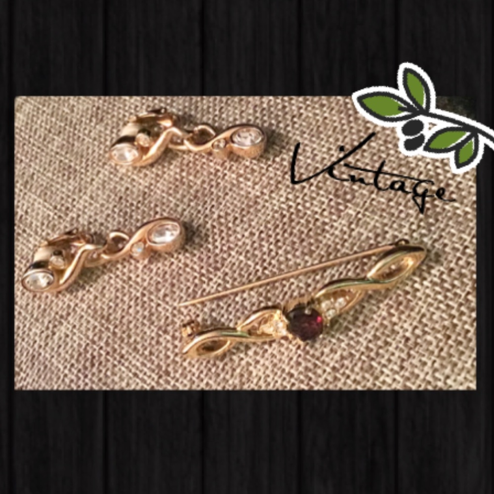 1960's Vintage Pin & Earring Set